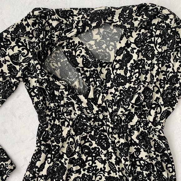 A Pea In the Pod Long sleeve Maternity + Nursing top Size L - Picture 4 of 9